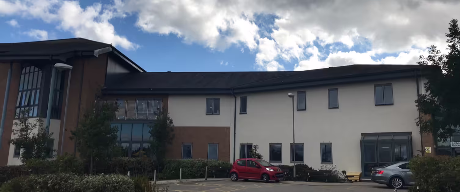 Holywell Community Hospital - Minor Injuries Unit entrance and building exterior